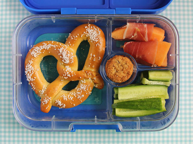 Soft pretzel Yumbox Lunch