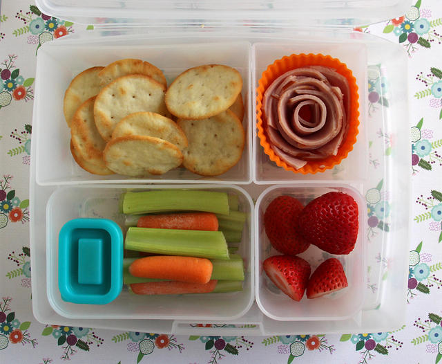 Snacky Bentology Lunch Box