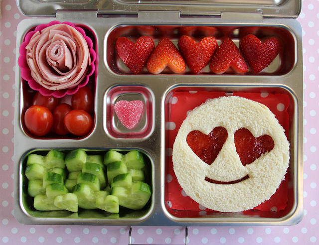 Heart Eyes Emoji Valentine's Lunch